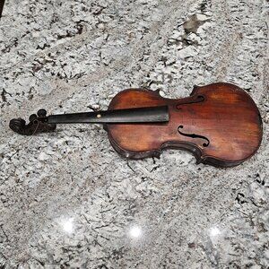 ANTIQUE WINDSOR VIOLIN FROM EARLY 1800S OWNED BY FAMILY OF ORIGINAL OWNER